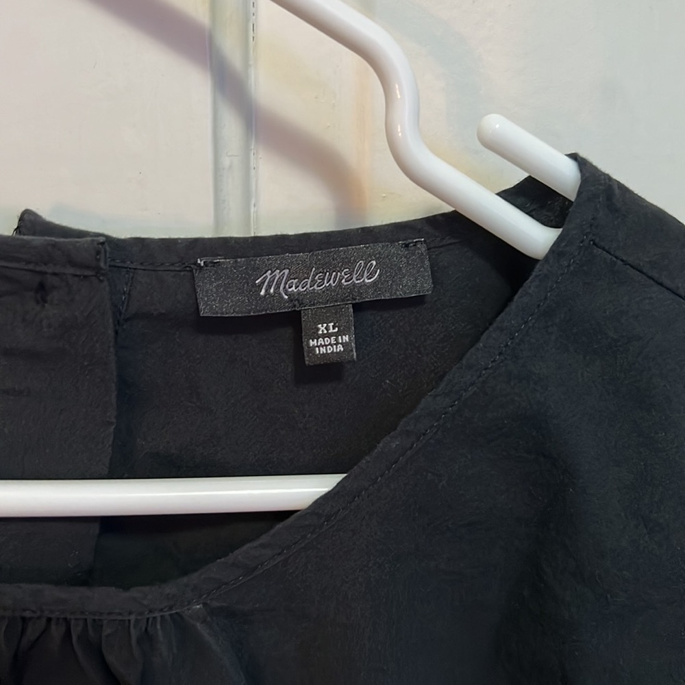 Madewell Embroidered Poplin Puff-Sleeve Cutout Crop Top in True Black - Picture 7 of 12